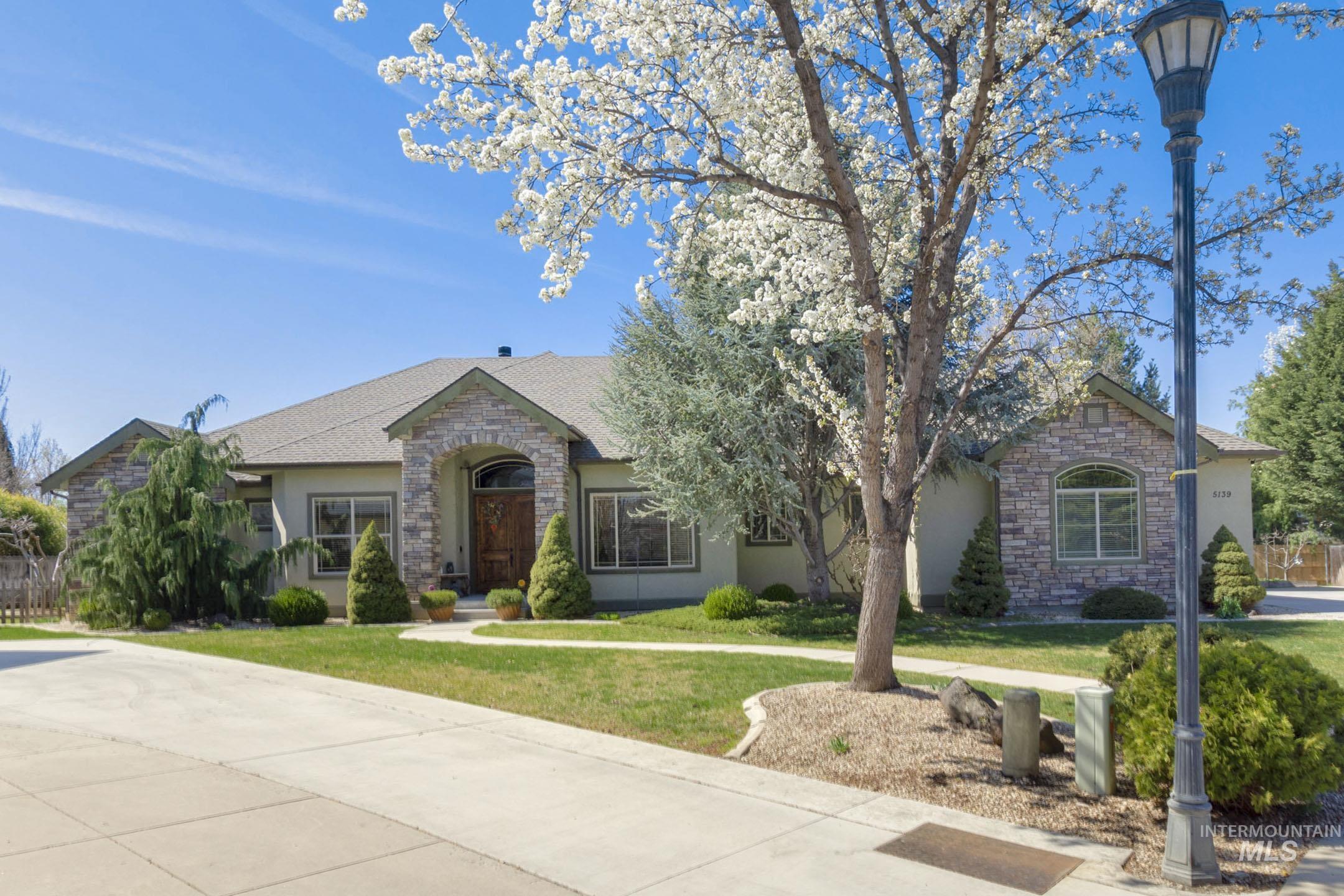 5139 N Brookfield Pl, Boise, Idaho 83713, 5 Bedrooms, 3.5 Bathrooms, Residential For Sale, Price $949,900,MLS 98979400