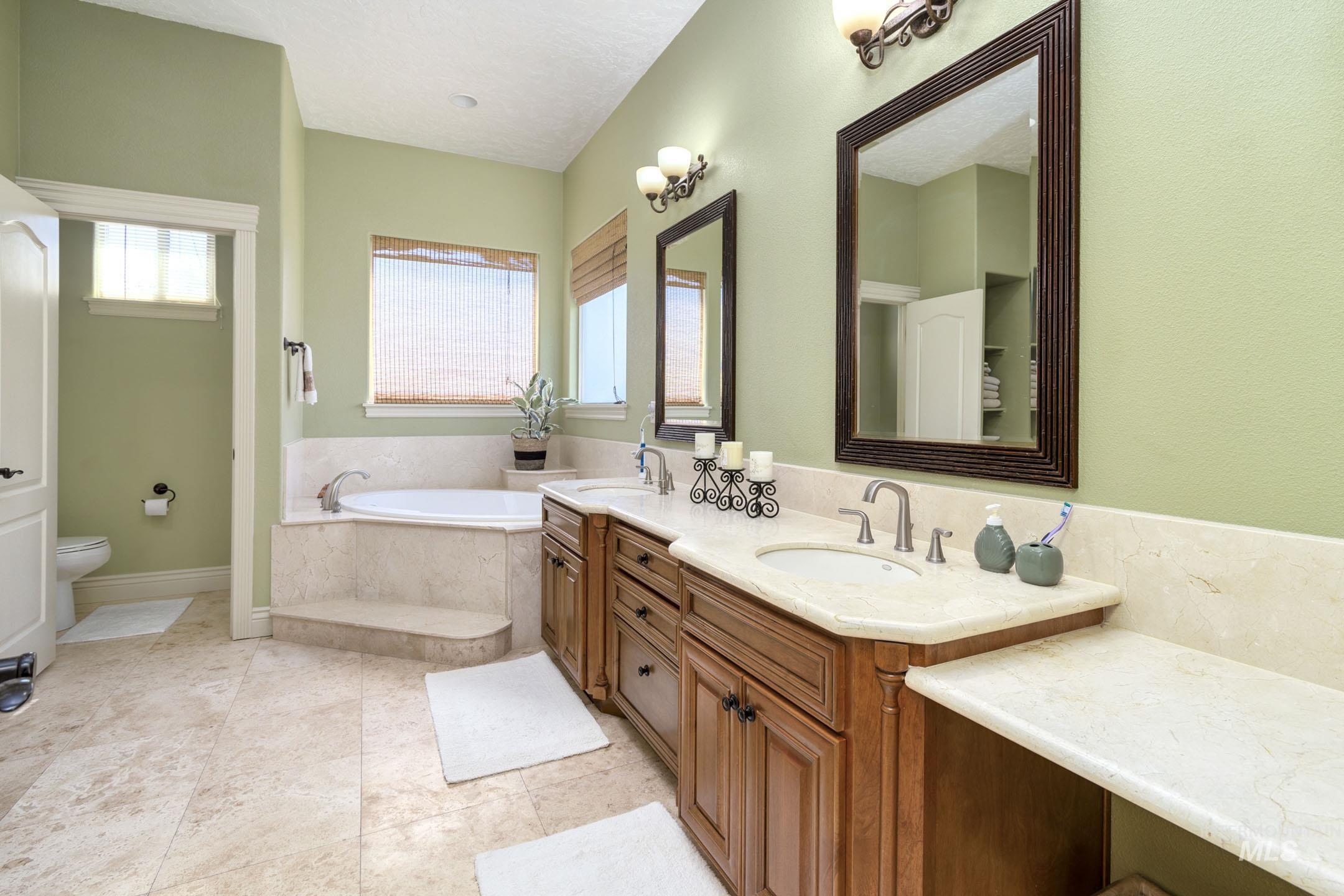 5139 N Brookfield Pl, Boise, Idaho 83713, 5 Bedrooms, 3.5 Bathrooms, Residential For Sale, Price $949,900,MLS 98979400