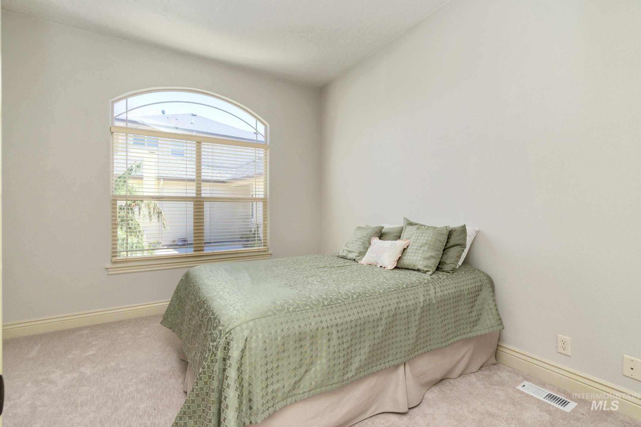 5139 N Brookfield Pl, Boise, Idaho 83713, 5 Bedrooms, 3.5 Bathrooms, Residential For Sale, Price $949,900,MLS 98979400
