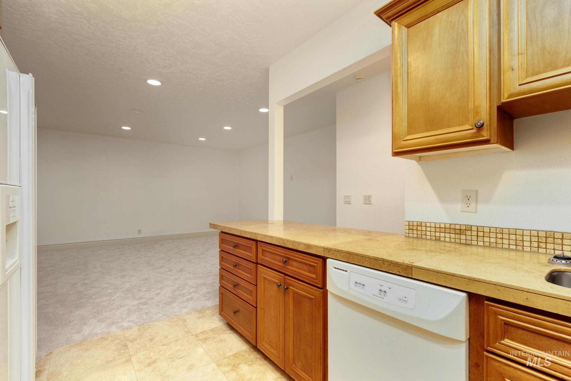 5139 N Brookfield Pl, Boise, Idaho 83713, 5 Bedrooms, 3.5 Bathrooms, Residential For Sale, Price $949,900,MLS 98979400