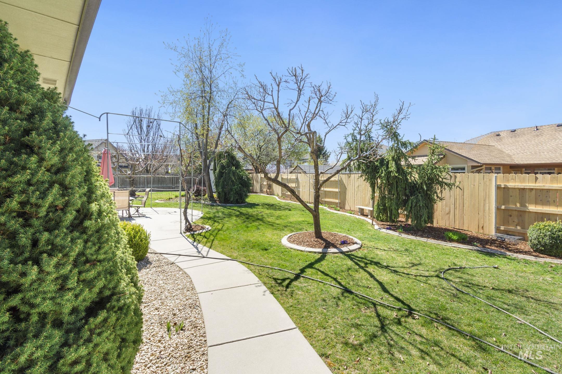 5139 N Brookfield Pl, Boise, Idaho 83713, 5 Bedrooms, 3.5 Bathrooms, Residential For Sale, Price $949,900,MLS 98979400