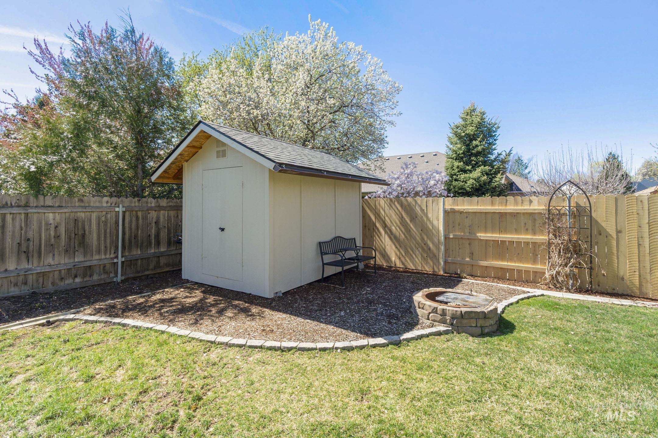 5139 N Brookfield Pl, Boise, Idaho 83713, 5 Bedrooms, 3.5 Bathrooms, Residential For Sale, Price $949,900,MLS 98979400