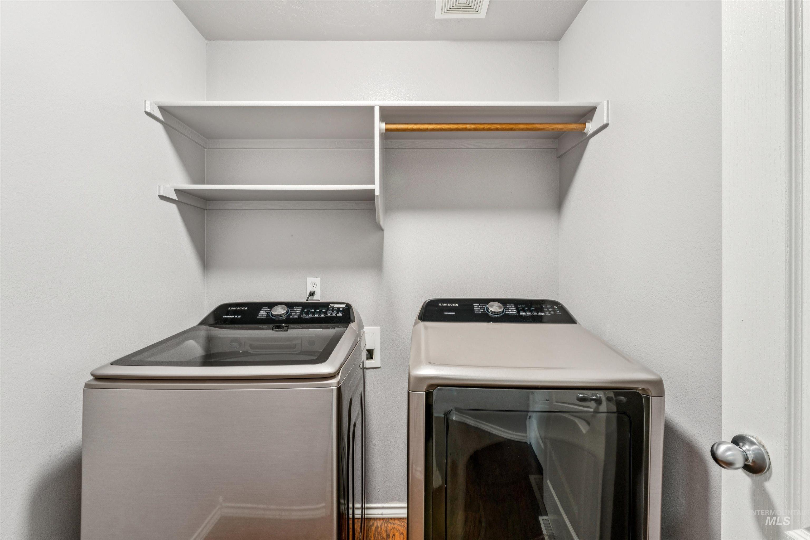 3400 S Wood River Ave., Nampa, Idaho 83686, 3 Bedrooms, 2 Bathrooms, Residential For Sale, Price $369,000,MLS 98979402