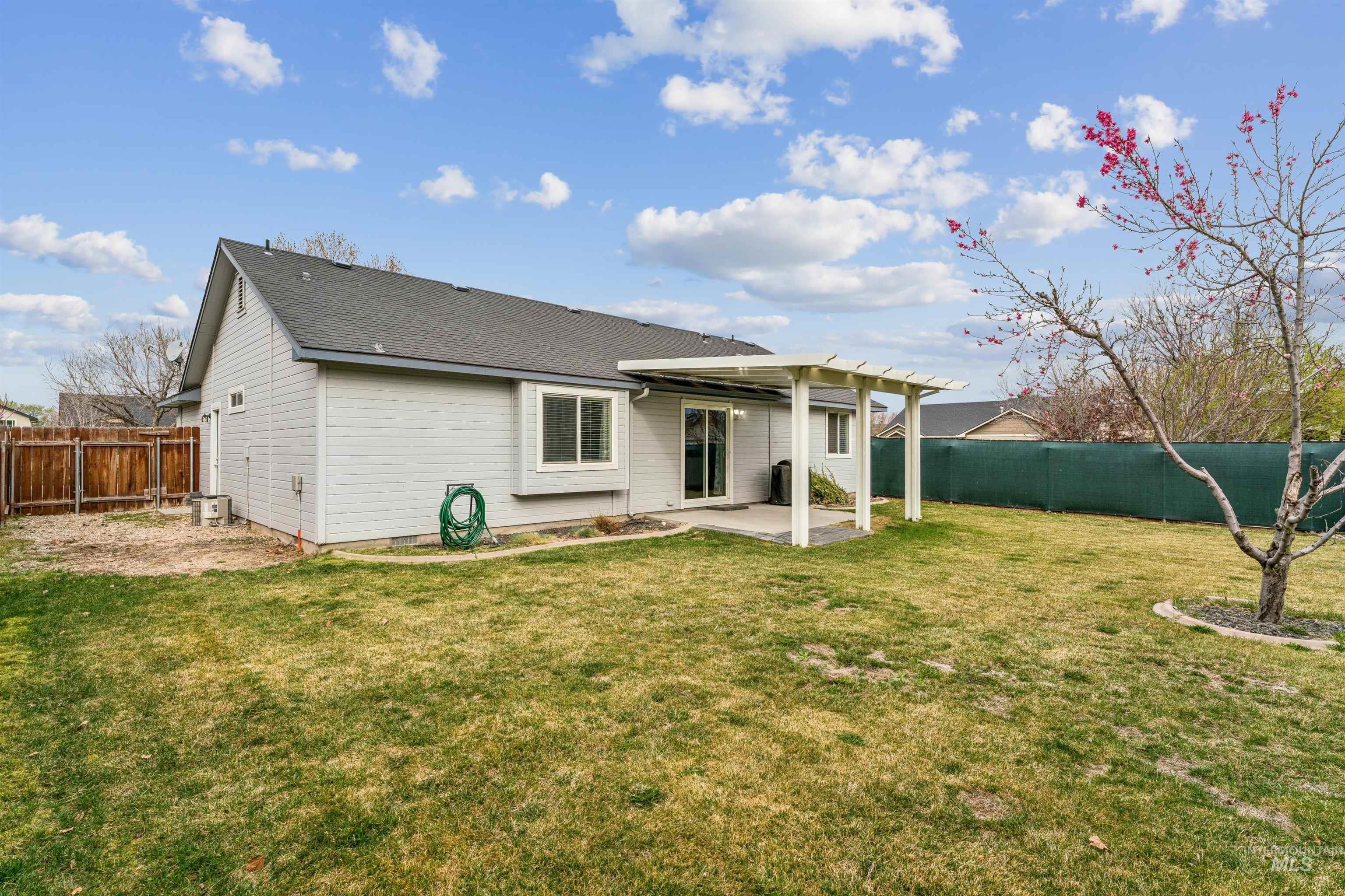 3400 S Wood River Ave., Nampa, Idaho 83686, 3 Bedrooms, 2 Bathrooms, Residential For Sale, Price $369,000,MLS 98979402