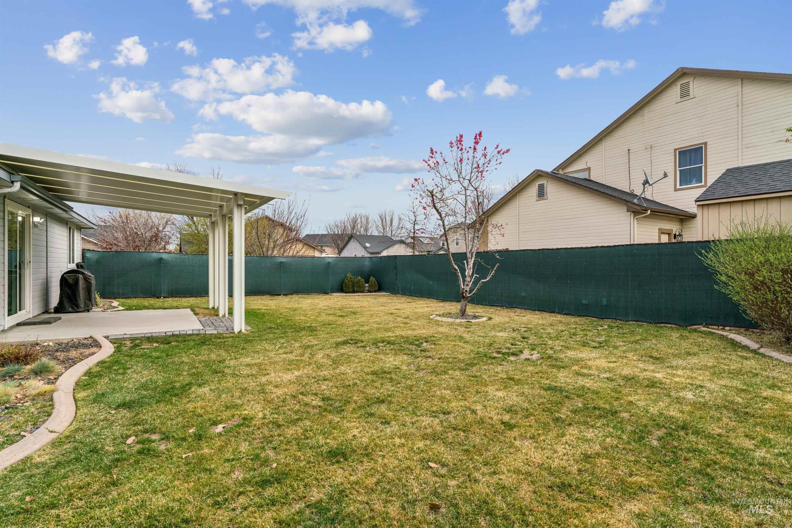 3400 S Wood River Ave., Nampa, Idaho 83686, 3 Bedrooms, 2 Bathrooms, Residential For Sale, Price $369,000,MLS 98979402