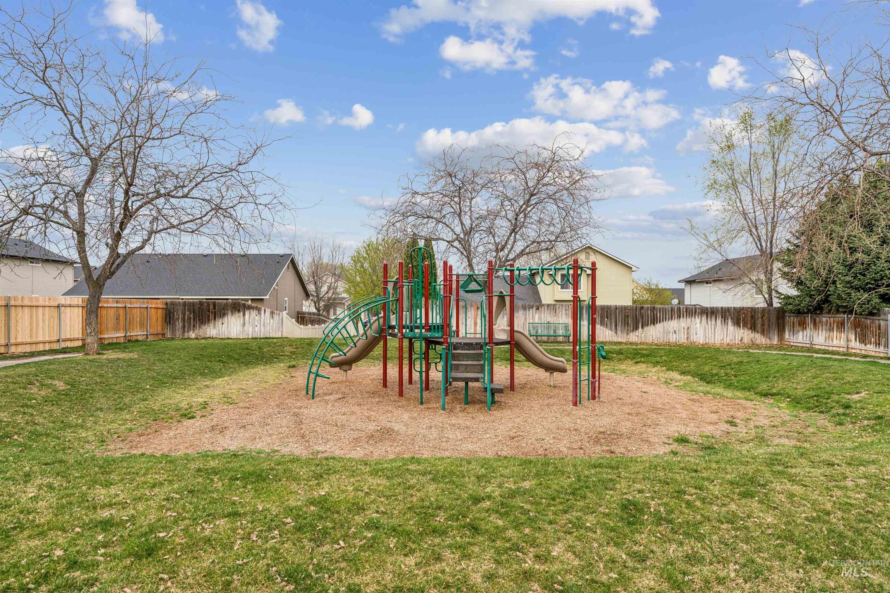 3400 S Wood River Ave., Nampa, Idaho 83686, 3 Bedrooms, 2 Bathrooms, Residential For Sale, Price $369,000,MLS 98979402