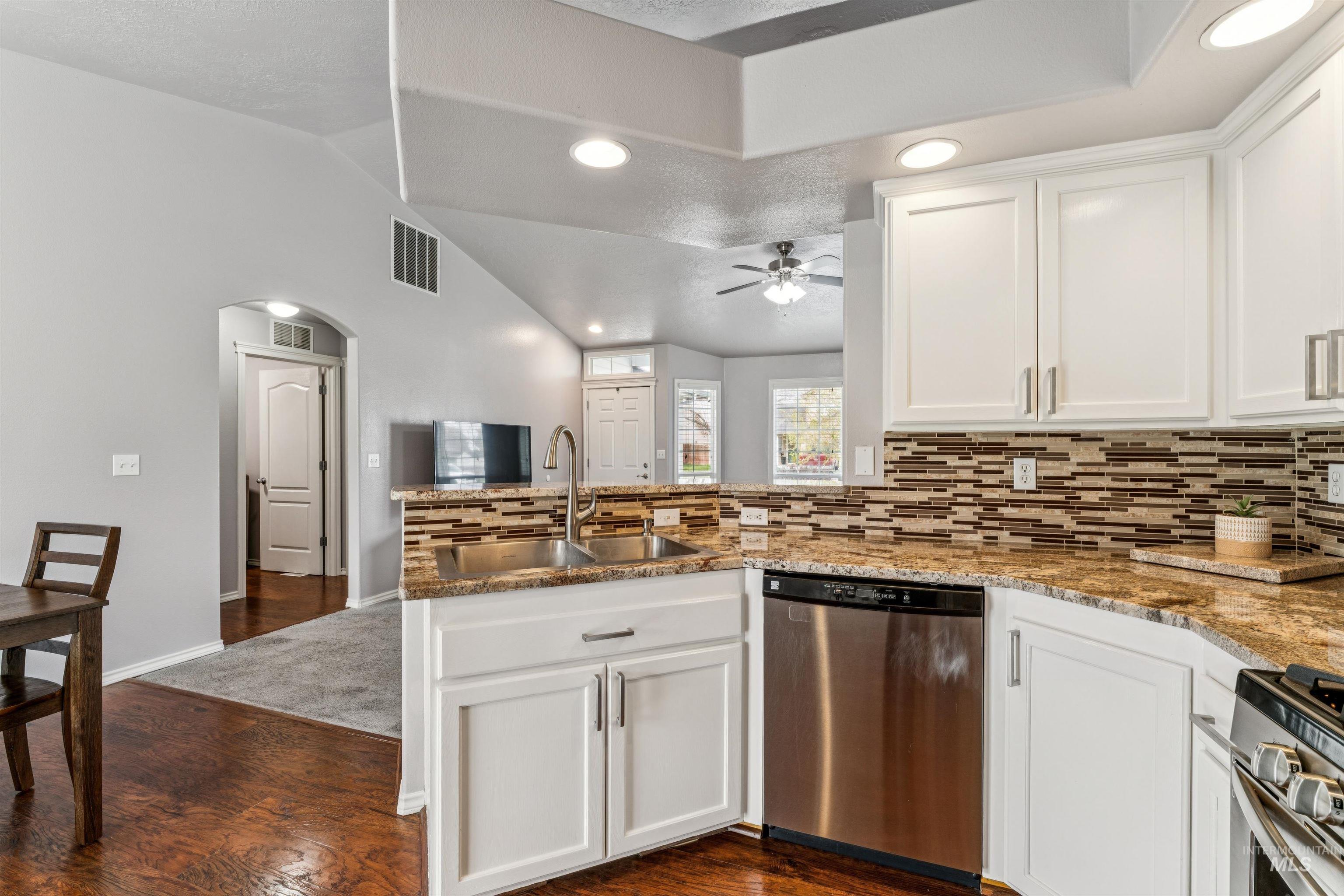 3400 S Wood River Ave., Nampa, Idaho 83686, 3 Bedrooms, 2 Bathrooms, Residential For Sale, Price $369,000,MLS 98979402