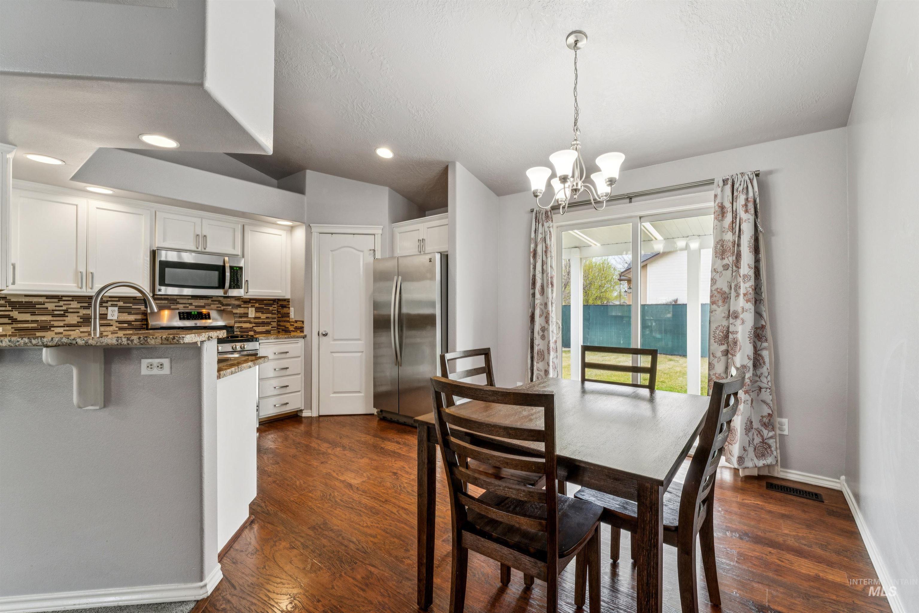 3400 S Wood River Ave., Nampa, Idaho 83686, 3 Bedrooms, 2 Bathrooms, Residential For Sale, Price $369,000,MLS 98979402