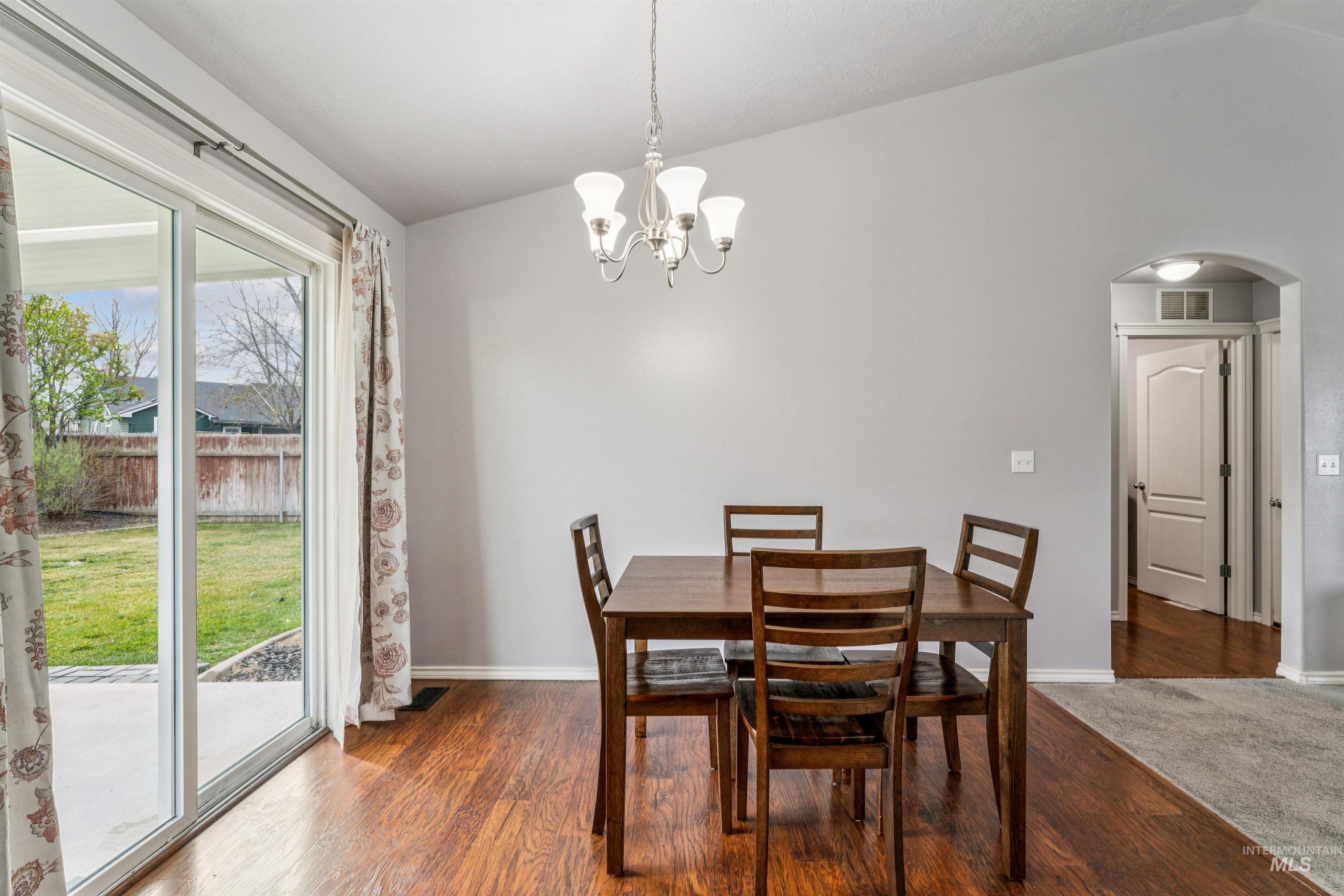 3400 S Wood River Ave., Nampa, Idaho 83686, 3 Bedrooms, 2 Bathrooms, Residential For Sale, Price $369,000,MLS 98979402