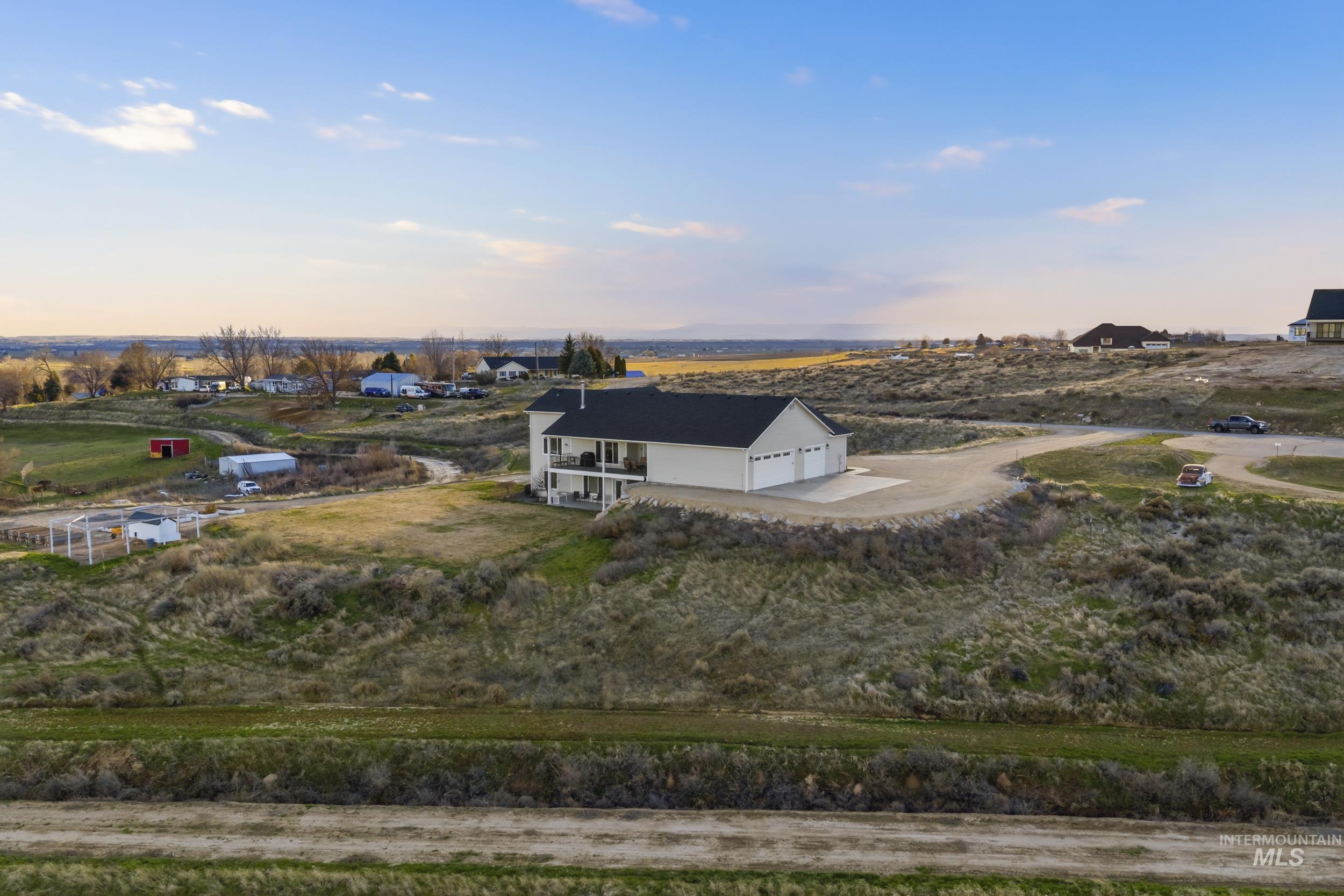 27204 Serenity LN, Caldwell, Idaho 83607, 4 Bedrooms, 2.5 Bathrooms, Residential For Sale, Price $984,900, 98979406