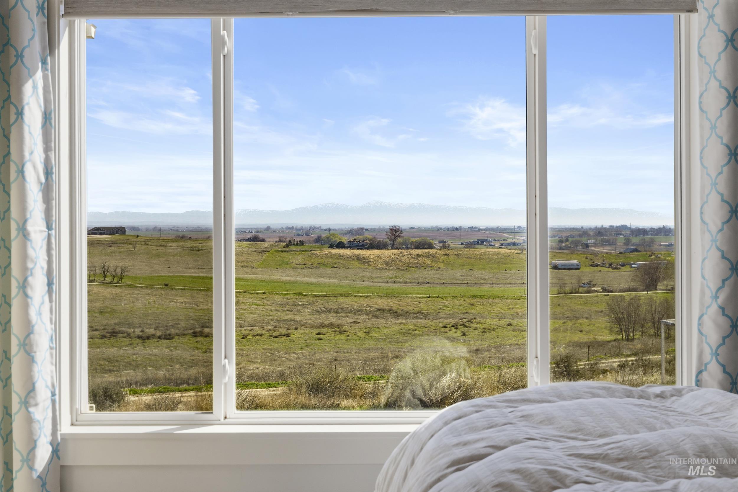 27204 Serenity LN, Caldwell, Idaho 83607, 4 Bedrooms, 2.5 Bathrooms, Residential For Sale, Price $984,900, 98979406