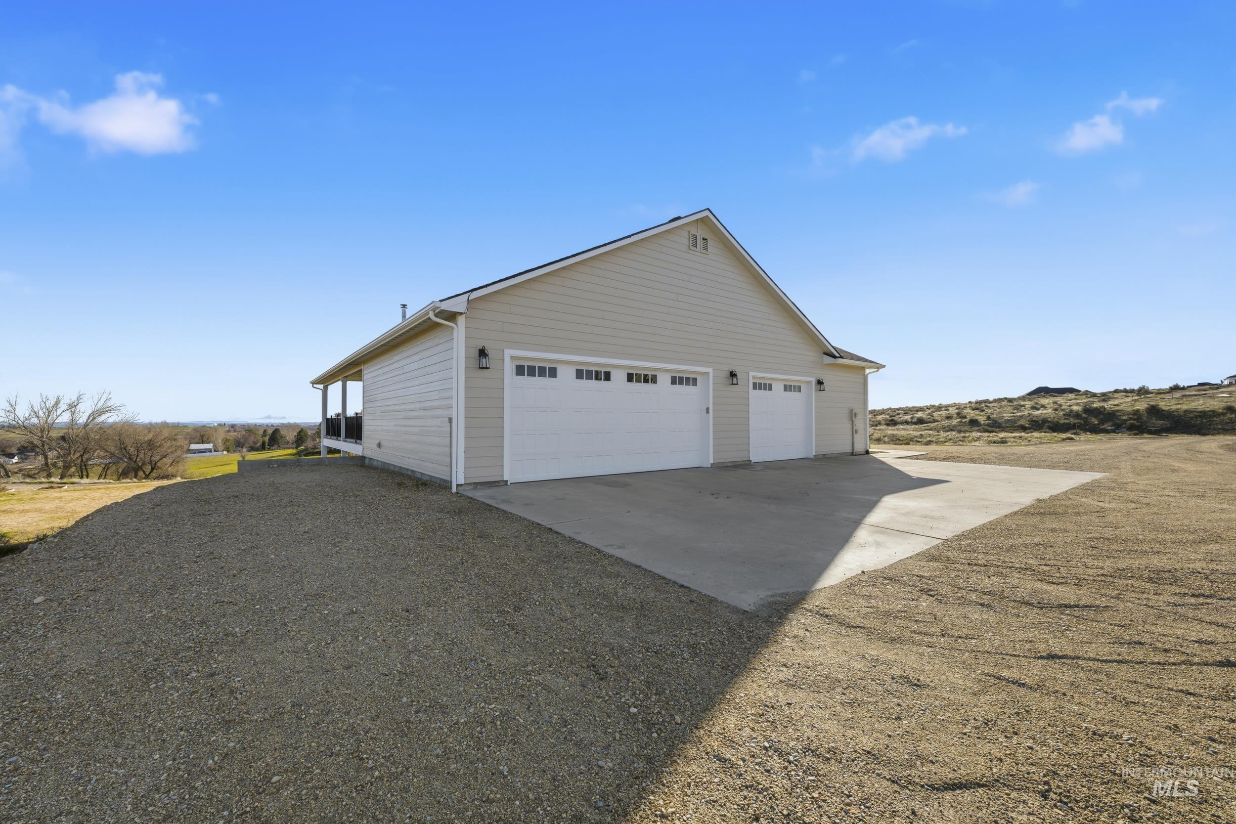 27204 Serenity LN, Caldwell, Idaho 83607, 4 Bedrooms, 2.5 Bathrooms, Residential For Sale, Price $984,900, 98979406