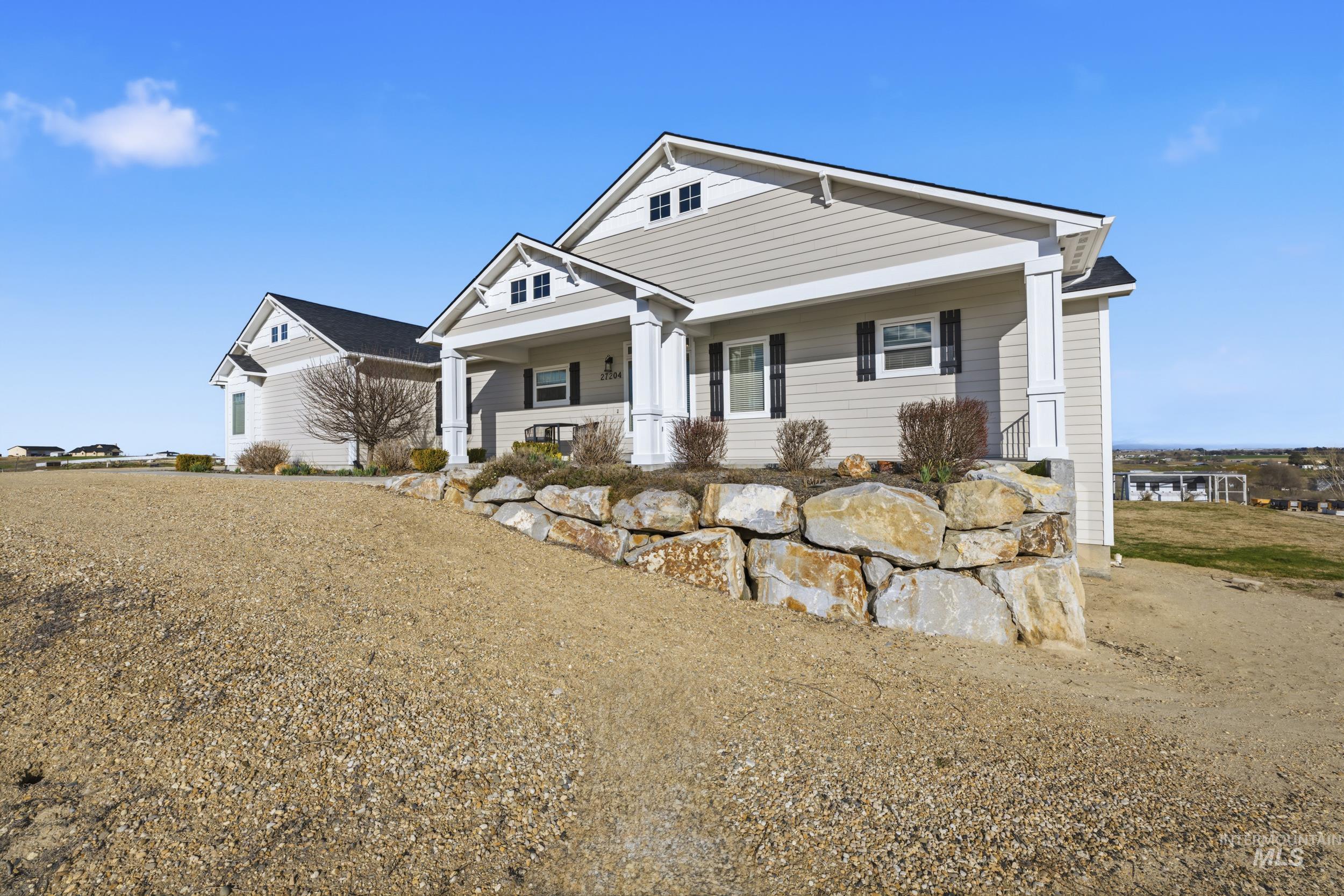 27204 Serenity LN, Caldwell, Idaho 83607, 4 Bedrooms, 2.5 Bathrooms, Residential For Sale, Price $989,000,MLS 98979406