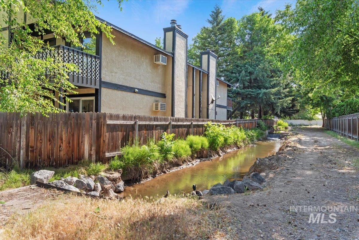 7097 W Colehaven Lane, Boise, Idaho 83704, 2 Bedrooms, 1 Bathroom, Residential For Sale, Price $235,000,MLS 98979412