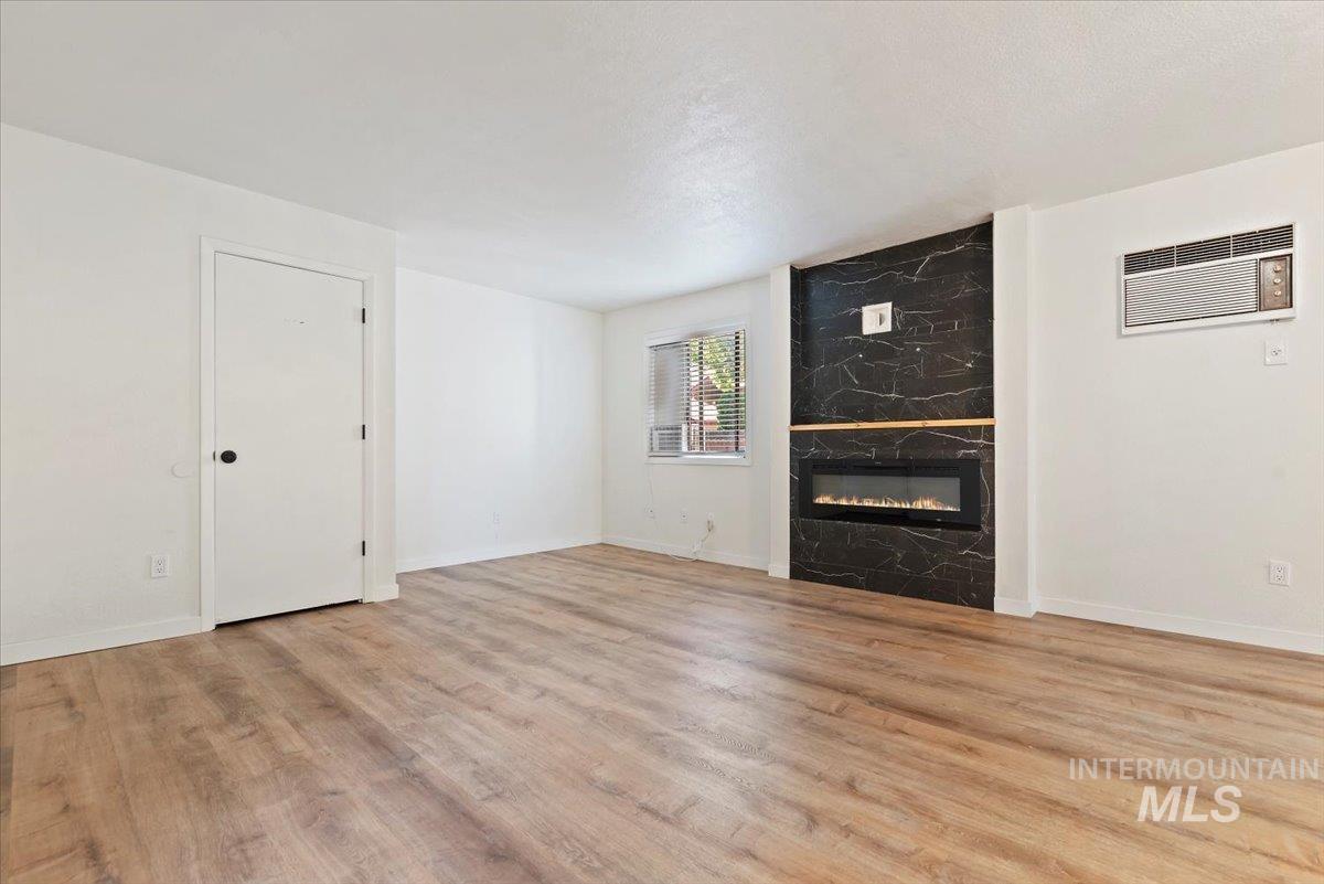 7097 W Colehaven Lane, Boise, Idaho 83704, 2 Bedrooms, 1 Bathroom, Residential For Sale, Price $235,000,MLS 98979412