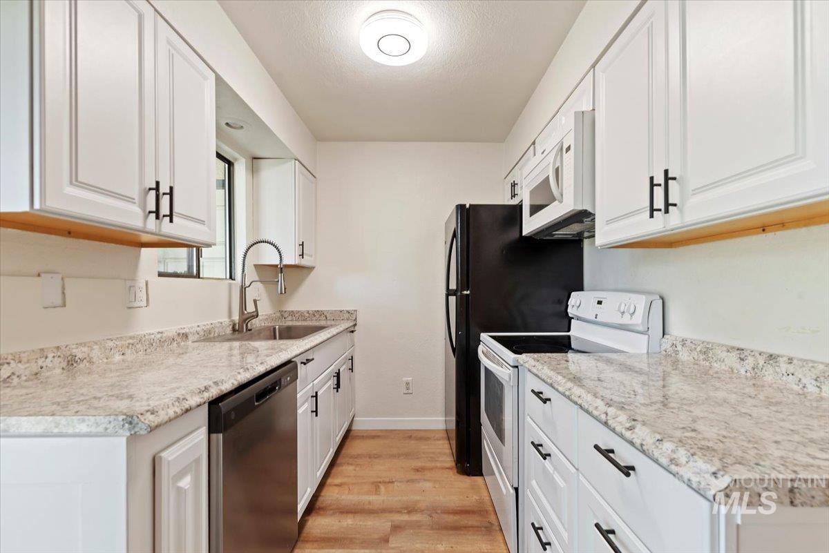 7097 W Colehaven Lane, Boise, Idaho 83704, 2 Bedrooms, 1 Bathroom, Residential For Sale, Price $235,000,MLS 98979412