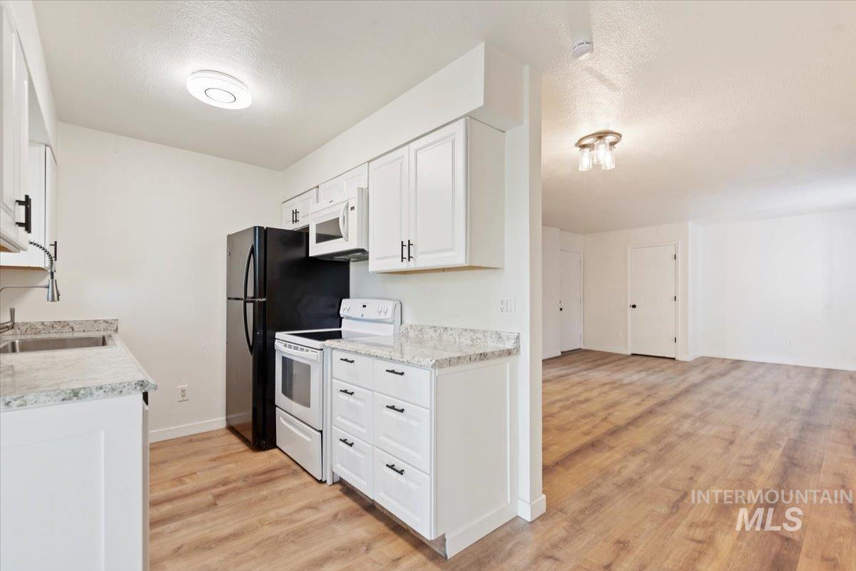 7097 W Colehaven Lane, Boise, Idaho 83704, 2 Bedrooms, 1 Bathroom, Residential For Sale, Price $235,000,MLS 98979412