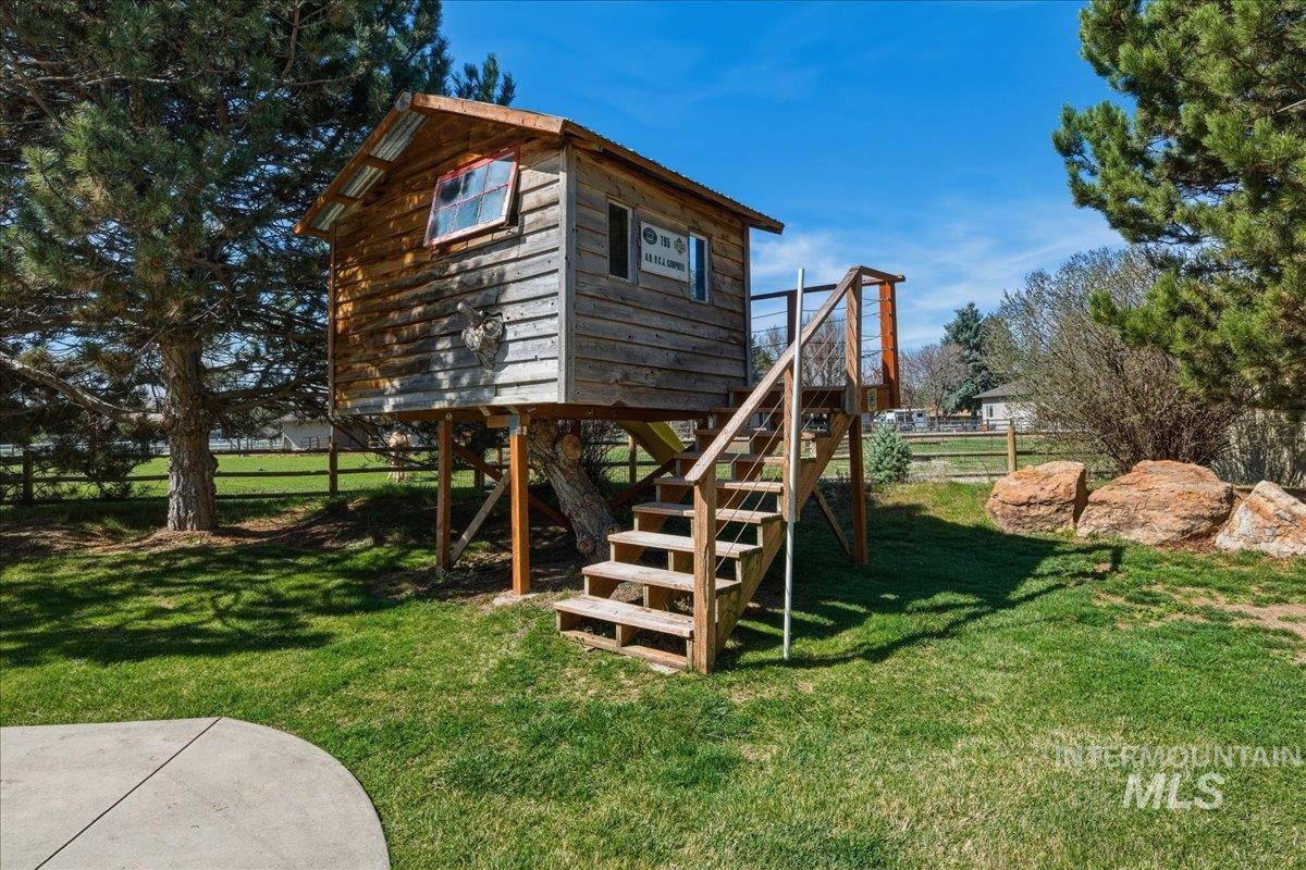 264 W Rush Ct, Eagle, Idaho 83616, 6 Bedrooms, 3.5 Bathrooms, Residential For Sale, Price $1,695,000, 98979414