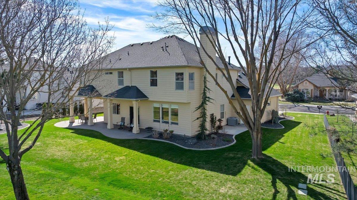 1104 W Colchester Drive, Eagle, Idaho 83616, 4 Bedrooms, 3 Bathrooms, Residential For Sale, Price $1,075,000,MLS 98979415