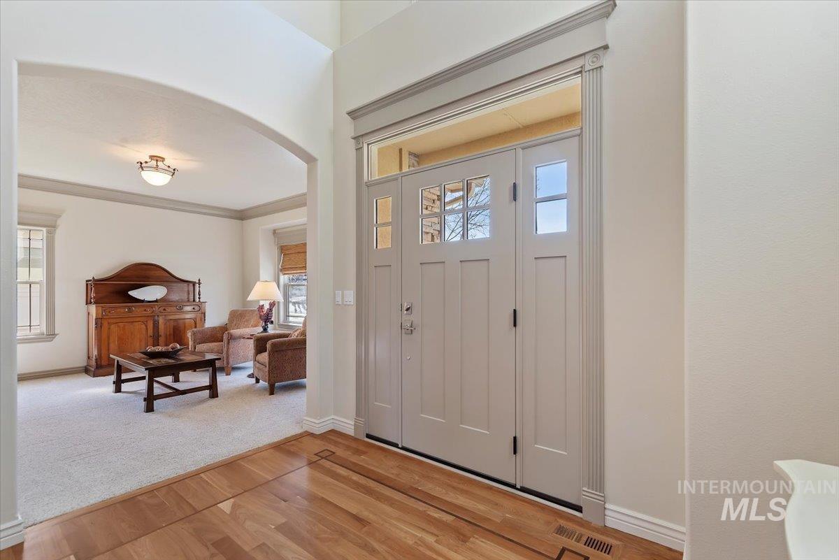 1104 W Colchester Drive, Eagle, Idaho 83616, 4 Bedrooms, 3 Bathrooms, Residential For Sale, Price $1,075,000,MLS 98979415