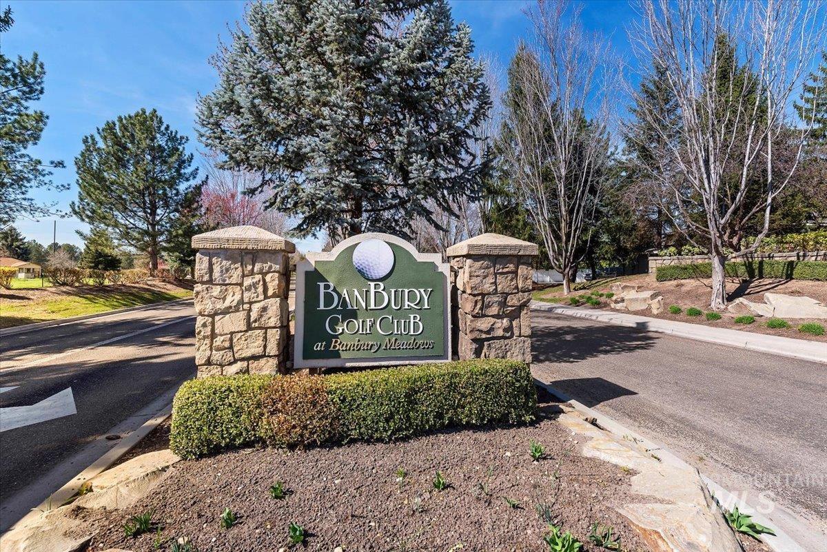 1104 W Colchester Drive, Eagle, Idaho 83616, 4 Bedrooms, 3 Bathrooms, Residential For Sale, Price $1,075,000,MLS 98979415