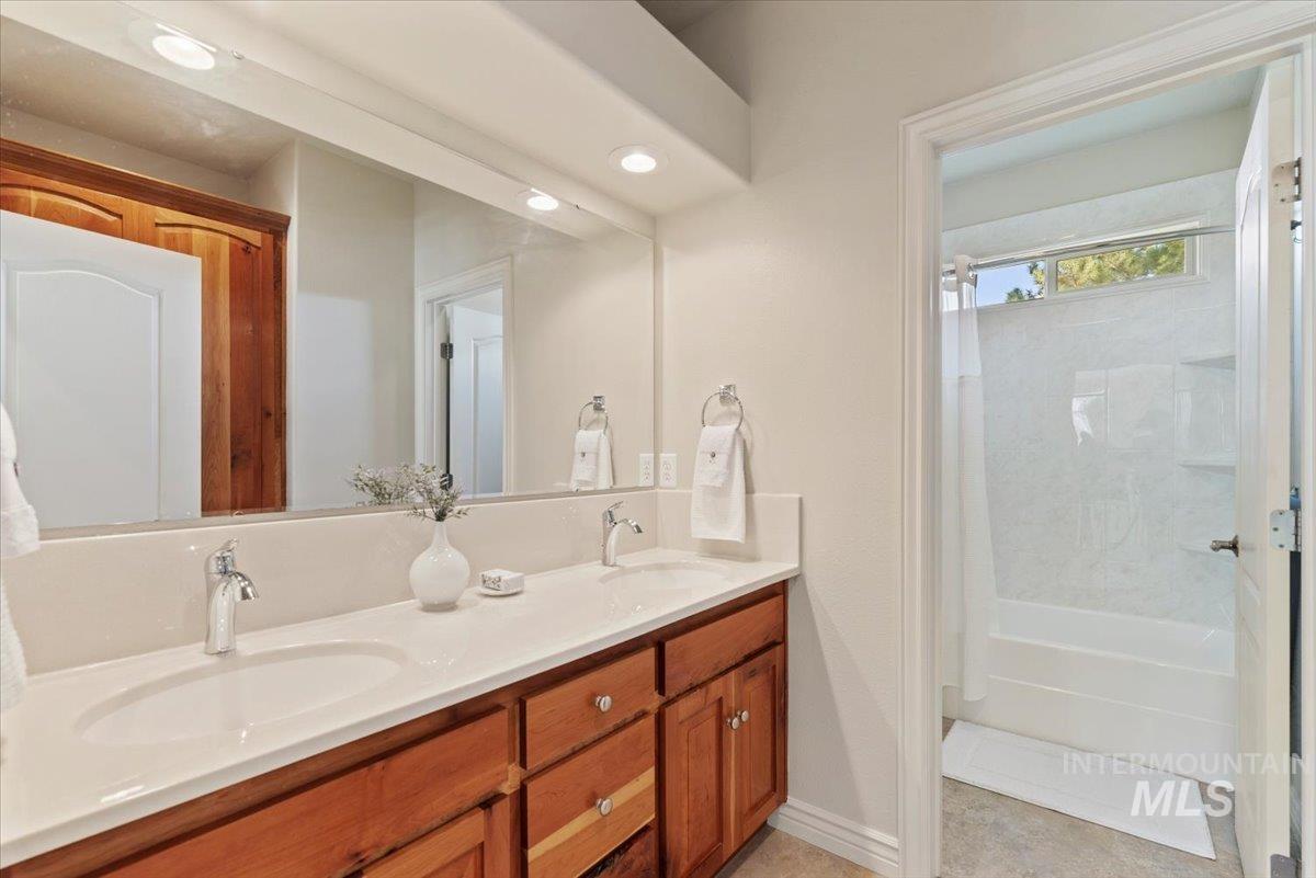 1104 W Colchester Drive, Eagle, Idaho 83616, 4 Bedrooms, 3 Bathrooms, Residential For Sale, Price $1,075,000,MLS 98979415