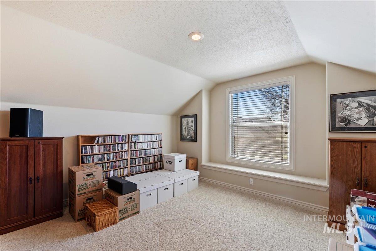 1104 W Colchester Drive, Eagle, Idaho 83616, 4 Bedrooms, 3 Bathrooms, Residential For Sale, Price $1,075,000,MLS 98979415