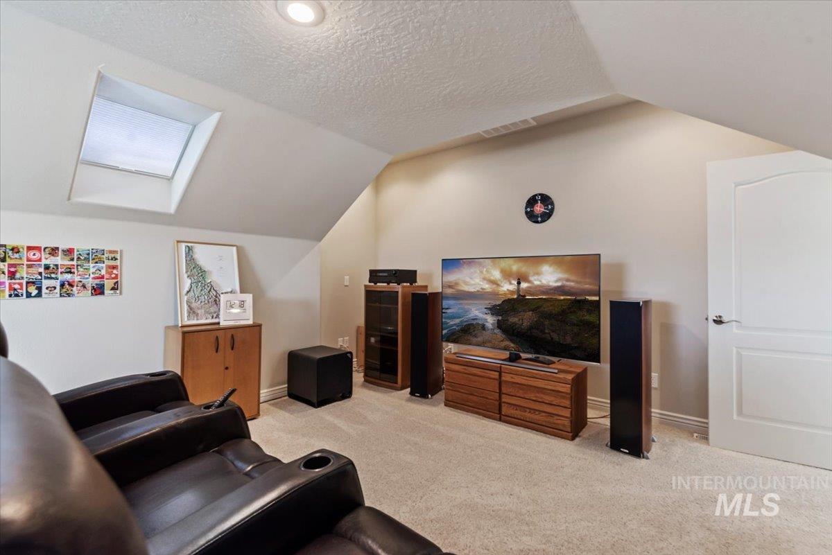 1104 W Colchester Drive, Eagle, Idaho 83616, 4 Bedrooms, 3 Bathrooms, Residential For Sale, Price $1,075,000,MLS 98979415