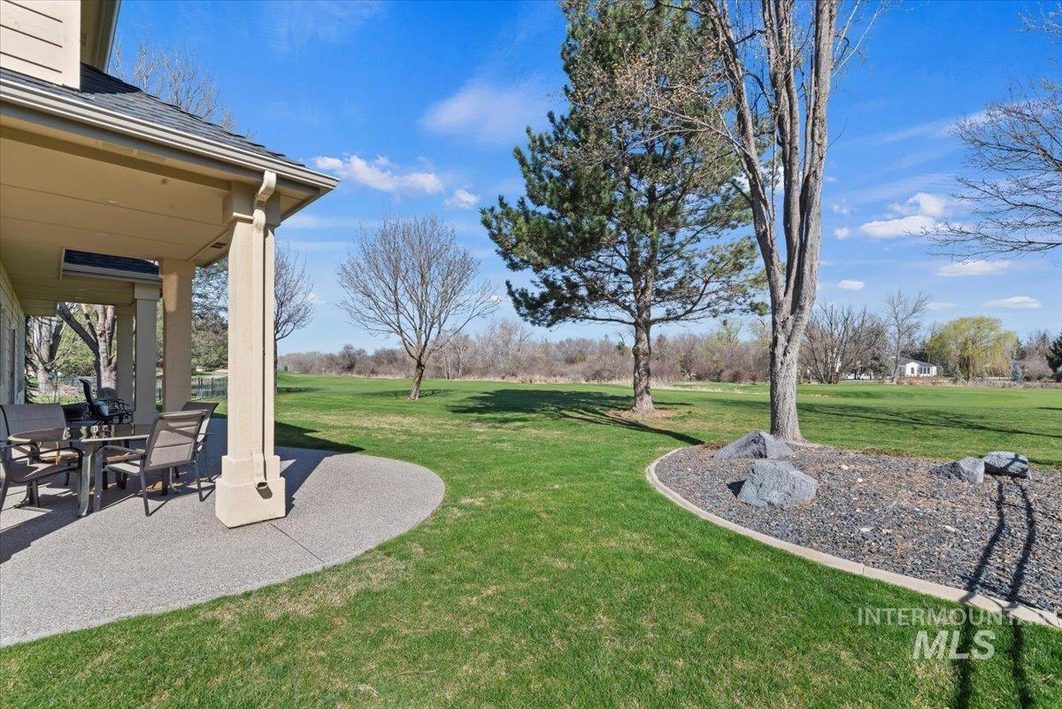 1104 W Colchester Drive, Eagle, Idaho 83616, 4 Bedrooms, 3 Bathrooms, Residential For Sale, Price $1,075,000,MLS 98979415