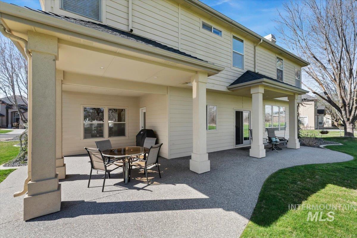 1104 W Colchester Drive, Eagle, Idaho 83616, 4 Bedrooms, 3 Bathrooms, Residential For Sale, Price $1,075,000,MLS 98979415