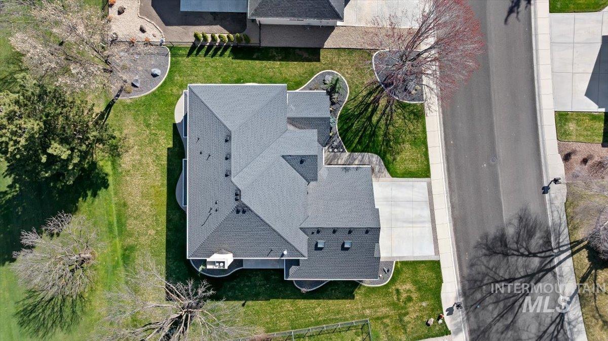 1104 W Colchester Drive, Eagle, Idaho 83616, 4 Bedrooms, 3 Bathrooms, Residential For Sale, Price $1,075,000,MLS 98979415