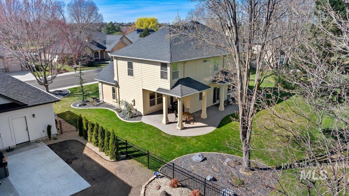 1104 W Colchester Drive, Eagle, Idaho 83616, 4 Bedrooms, 3 Bathrooms, Residential For Sale, Price $1,075,000,MLS 98979415