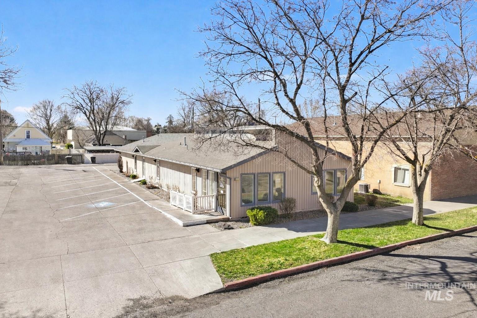 425 Idaho St., Gooding, Idaho 83332, Business/Commercial For Sale, Price $495,000,MLS 98979416