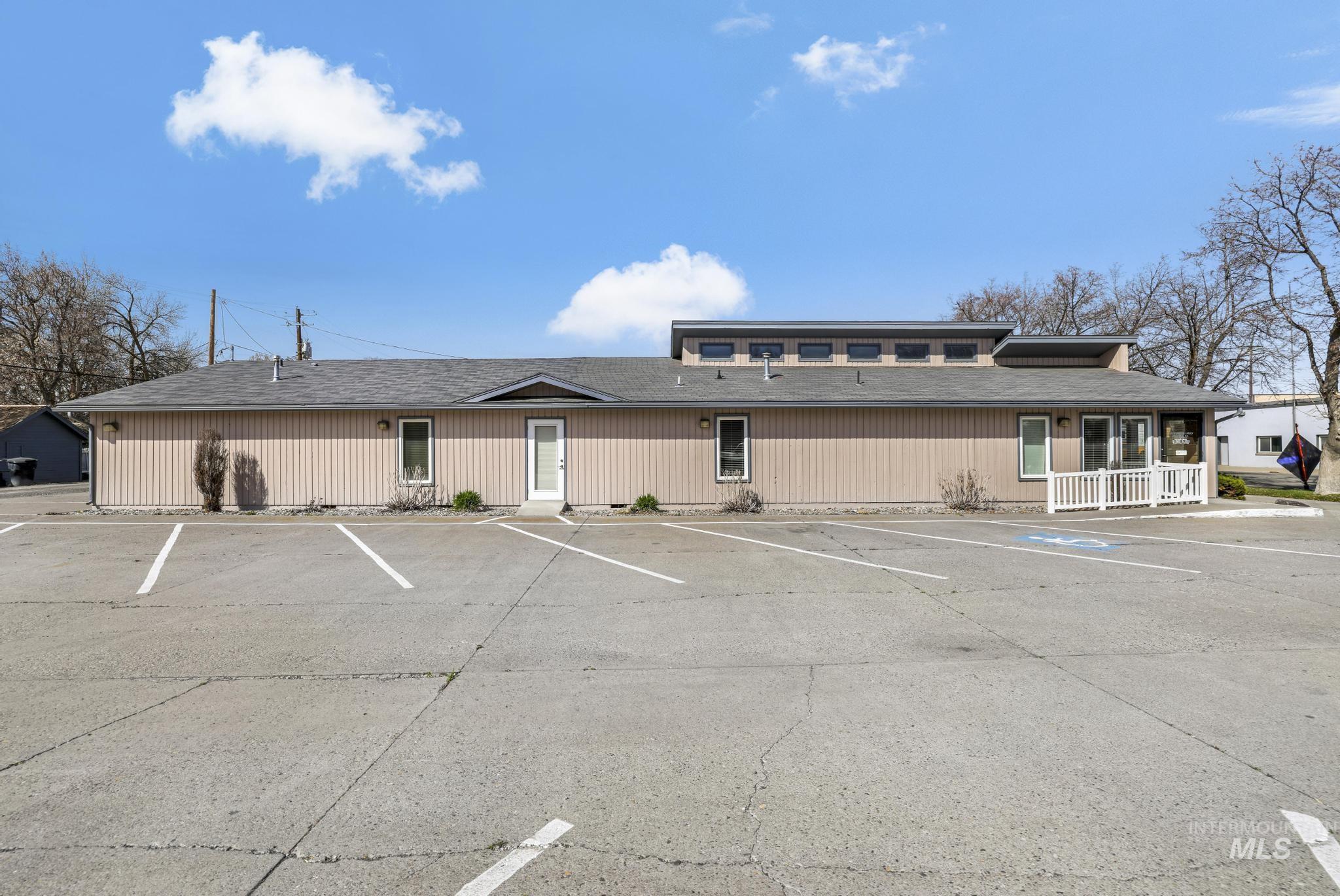 425 Idaho St., Gooding, Idaho 83332, Business/Commercial For Sale, Price $495,000,MLS 98979416