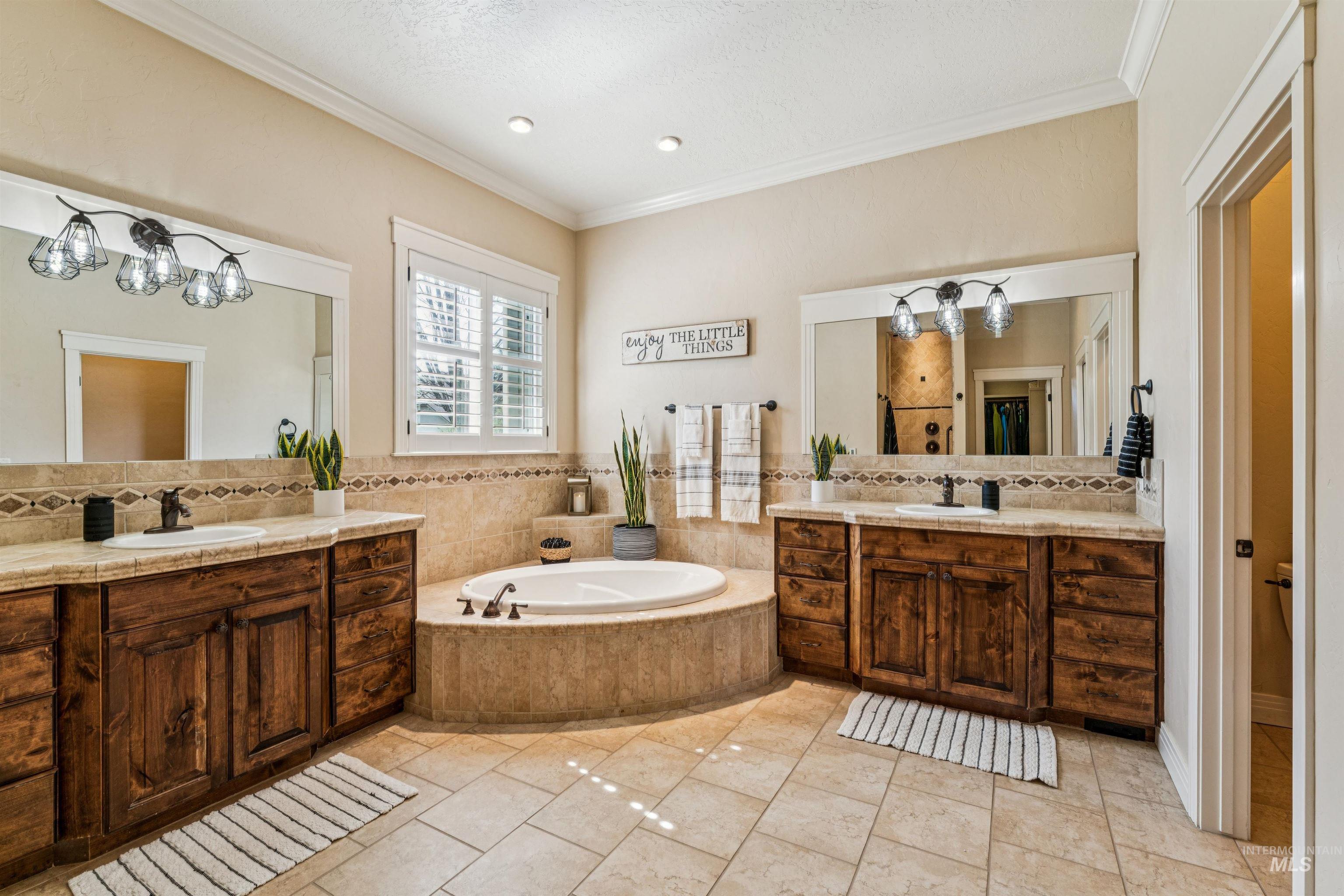 4587 W Clear Field, Eagle, Idaho 83616, 5 Bedrooms, 3.5 Bathrooms, Residential For Sale, Price $1,200,000, 98979421