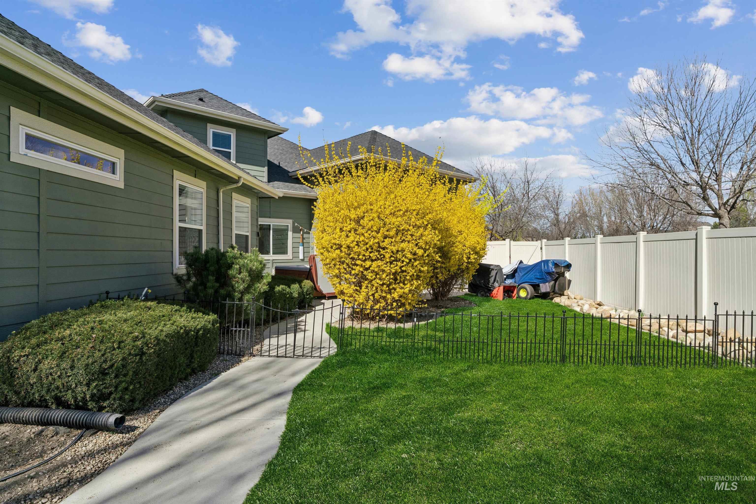 4587 W Clear Field, Eagle, Idaho 83616, 5 Bedrooms, 3.5 Bathrooms, Residential For Sale, Price $1,200,000, 98979421