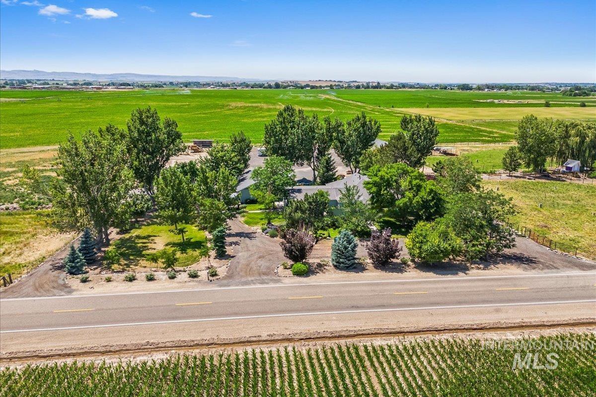 7425 Robinson Rd, Kuna, Idaho 83634, 8 Bedrooms, 5 Bathrooms, Residential For Sale, Price $1,299,000, 98979424