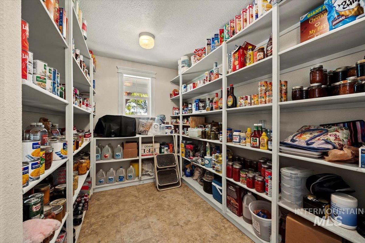 7425 Robinson Rd, Kuna, Idaho 83634, 8 Bedrooms, 5 Bathrooms, Residential For Sale, Price $1,299,000, 98979424