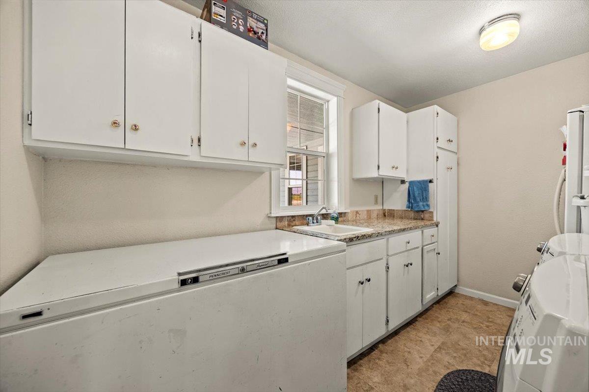 7425 Robinson Rd, Kuna, Idaho 83634, 8 Bedrooms, 5 Bathrooms, Residential For Sale, Price $1,299,000, 98979424