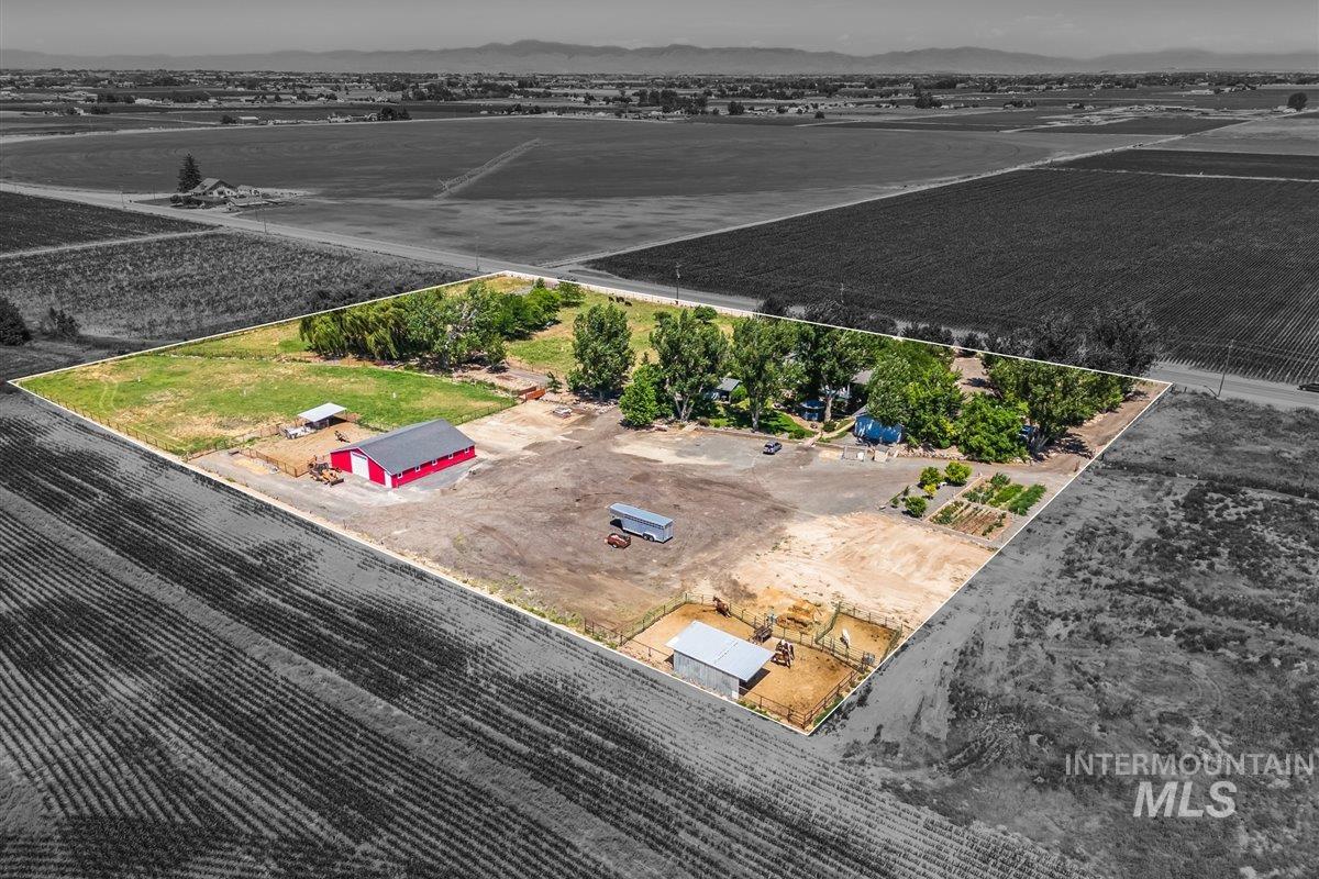 7425 Robinson Rd, Kuna, Idaho 83634, 8 Bedrooms, 5 Bathrooms, Residential For Sale, Price $1,299,000, 98979424