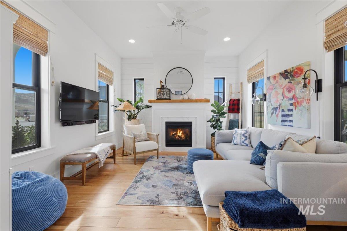 3873 W Hidden Springs Dr, Boise, Idaho 83714, 3 Bedrooms, 2.5 Bathrooms, Residential For Sale, Price $769,900,MLS 98979426