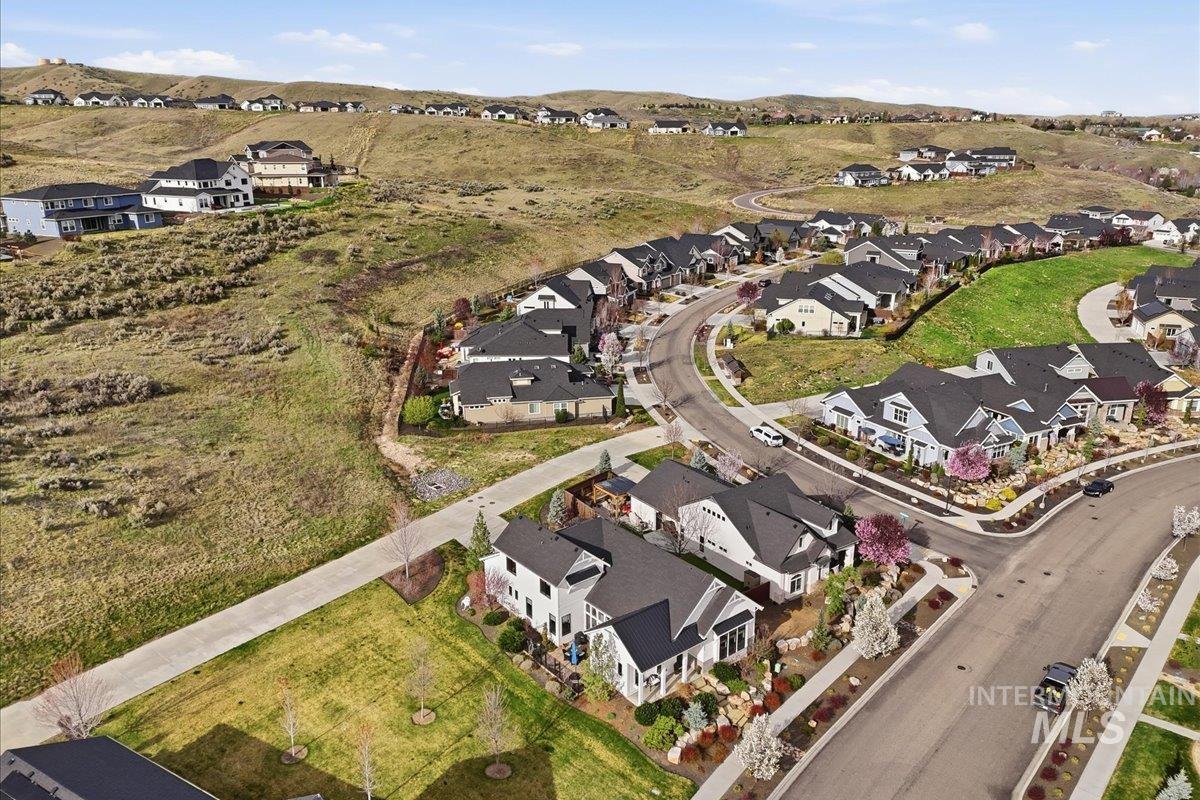 3873 W Hidden Springs Dr, Boise, Idaho 83714, 3 Bedrooms, 2.5 Bathrooms, Residential For Sale, Price $769,900,MLS 98979426