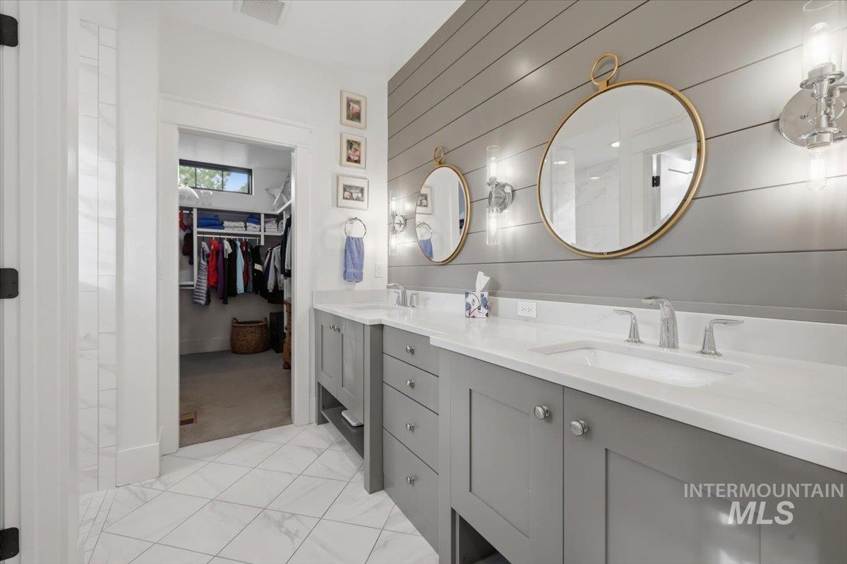 3873 W Hidden Springs Dr, Boise, Idaho 83714, 3 Bedrooms, 2.5 Bathrooms, Residential For Sale, Price $769,900,MLS 98979426