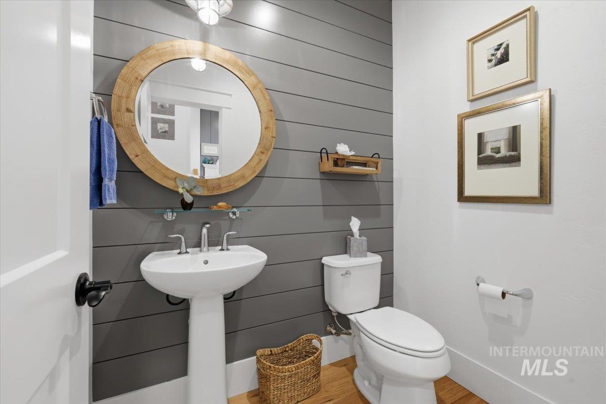 3873 W Hidden Springs Dr, Boise, Idaho 83714, 3 Bedrooms, 2.5 Bathrooms, Residential For Sale, Price $769,900,MLS 98979426