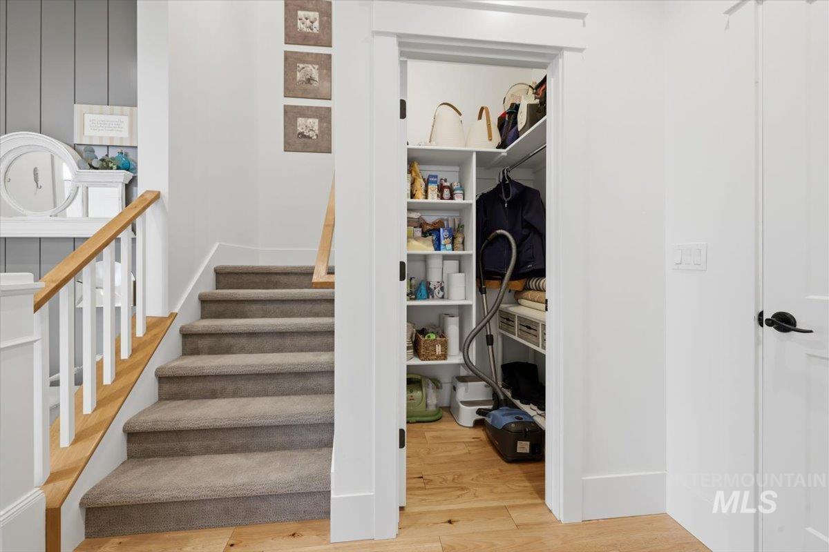 3873 W Hidden Springs Dr, Boise, Idaho 83714, 3 Bedrooms, 2.5 Bathrooms, Residential For Sale, Price $769,900,MLS 98979426