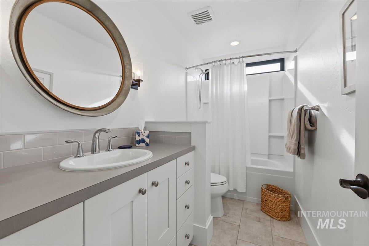 3873 W Hidden Springs Dr, Boise, Idaho 83714, 3 Bedrooms, 2.5 Bathrooms, Residential For Sale, Price $769,900,MLS 98979426