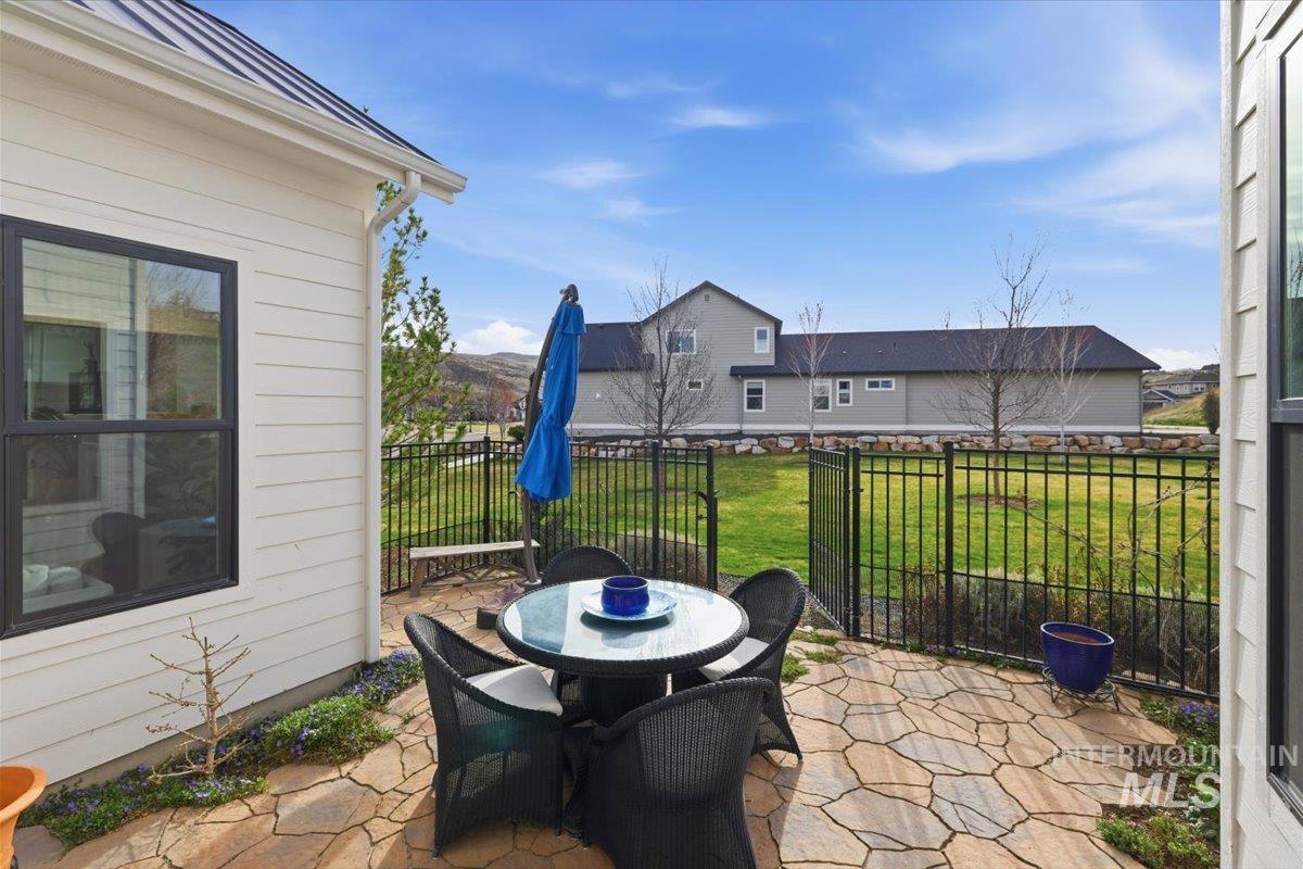 3873 W Hidden Springs Dr, Boise, Idaho 83714, 3 Bedrooms, 2.5 Bathrooms, Residential For Sale, Price $769,900,MLS 98979426