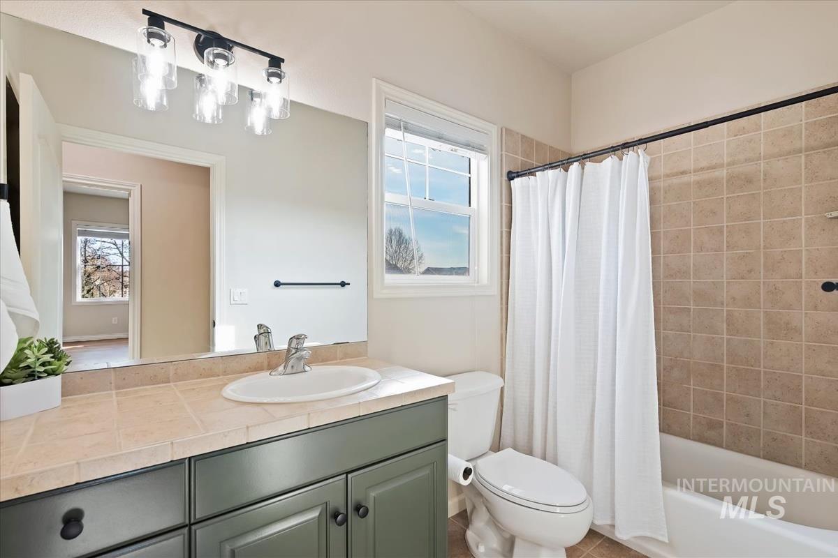 191 S Spring Lake Way, Star, Idaho 83669, 3 Bedrooms, 2.5 Bathrooms, Residential For Sale, Price $569,900,MLS 98979428
