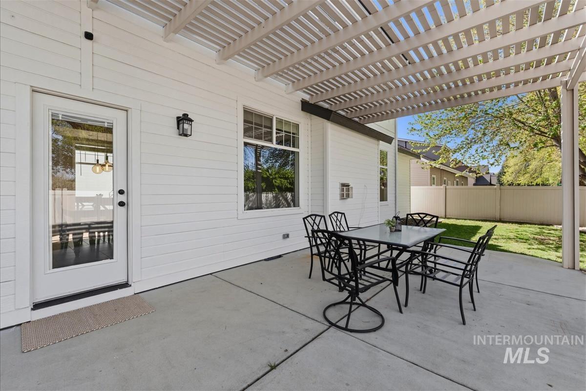 191 S Spring Lake Way, Star, Idaho 83669, 3 Bedrooms, 2.5 Bathrooms, Residential For Sale, Price $569,900,MLS 98979428