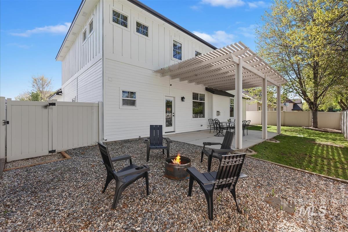 191 S Spring Lake Way, Star, Idaho 83669, 3 Bedrooms, 2.5 Bathrooms, Residential For Sale, Price $569,900,MLS 98979428